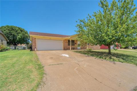 1701 Truman Dr, Altus, OK 73521 photo 3