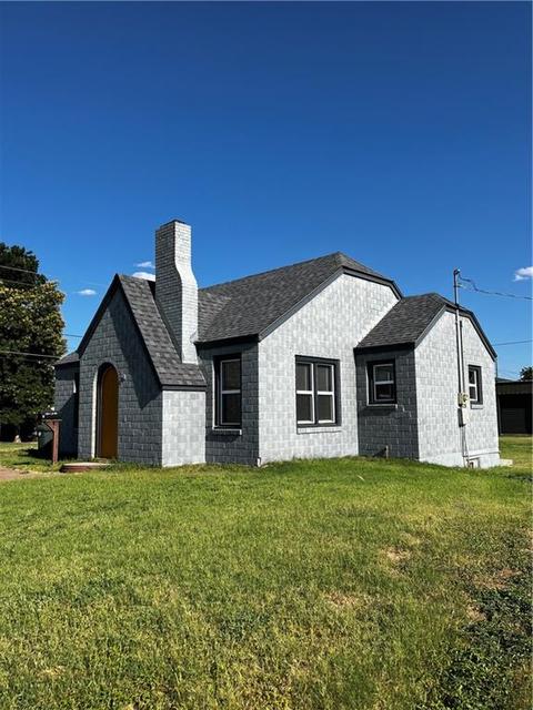 108 E Maple St, Fairview, OK 73737 photo 1