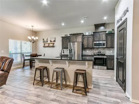 465 Redbud Ln, Guthrie, OK 73044 photo 7