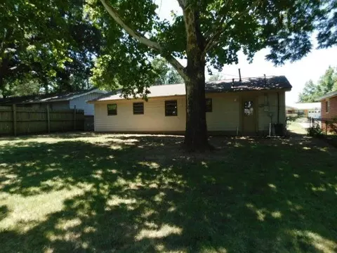 511 N Front St, Noble, OK 73068 photo 2