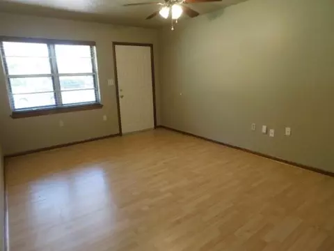 511 N Front St, Noble, OK 73068 photo 3
