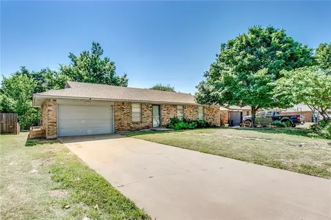 242 Echo Ln, Harrah, OK 73045 photo 1