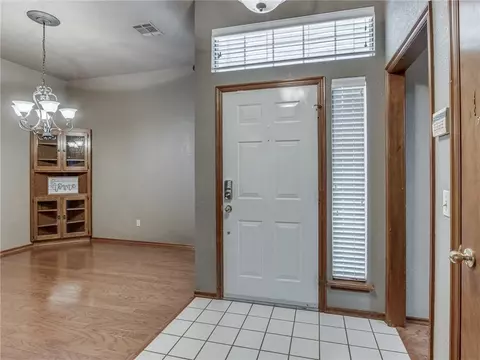 925 Goshawk Dr, Norman, OK 73072 photo 4