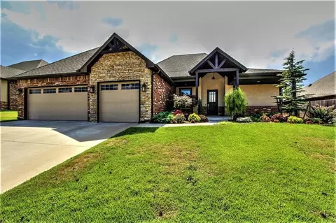11501 Fairways Ave, Yukon, OK 73099 photo 1