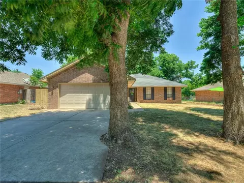 205 Vernice Ln, Tuttle, OK 73089 photo 2