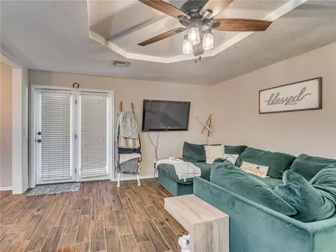 205 Vernice Ln, Tuttle, OK 73089 photo 3
