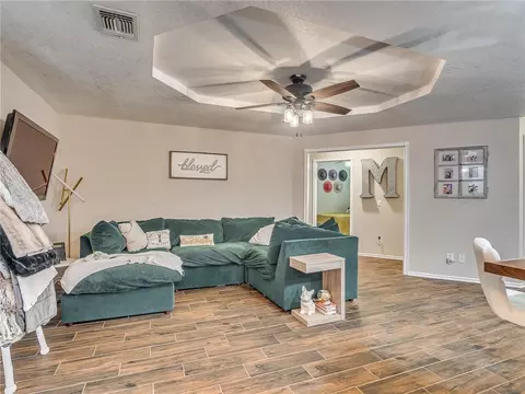 205 Vernice Ln, Tuttle, OK 73089 photo 4