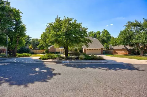 1501 Eagle Dr, Edmond, OK 73034 photo 2