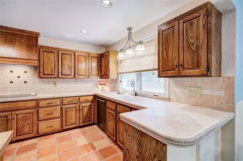 1501 Eagle Dr, Edmond, OK 73034 photo 11