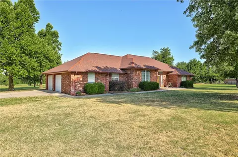 860 Bob White Rd, Tuttle, OK 73089 photo 3