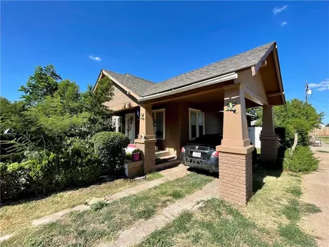 511 S 8th St, Clinton, OK 73601 photo 2