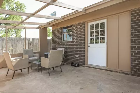 9 NE 3rd St, Tuttle, OK 73089 photo 2