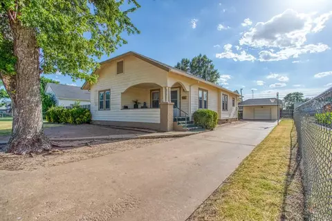 911 N Noble Ave, Watonga, OK 73772