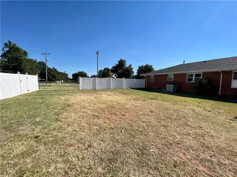 701 N 5th St, Thomas, OK 73669 photo 18