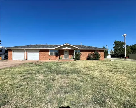 701 N 5th St, Thomas, OK 73669 photo 1