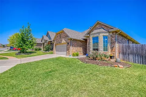 2837 SE 9th St, Moore, OK 73160 photo 2