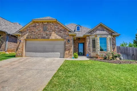 2837 SE 9th St, Moore, OK 73160 photo 1