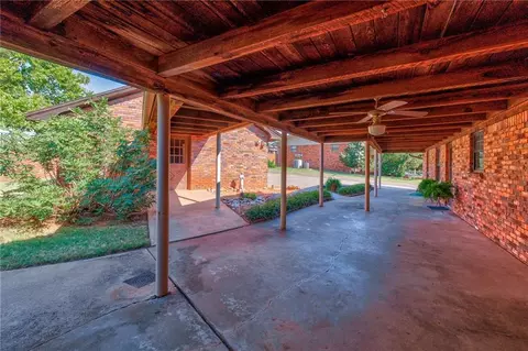 720 Phillips Ln, Clinton, OK 73601 photo 5