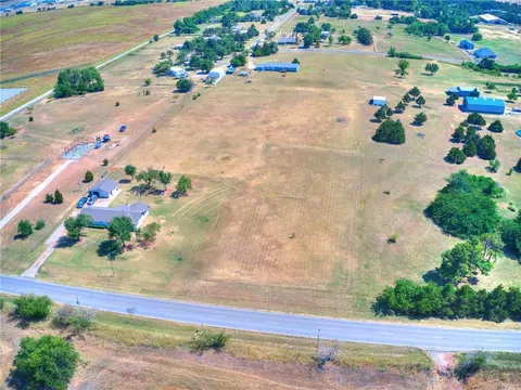 6724 NW 220th St, Edmond, OK 73012