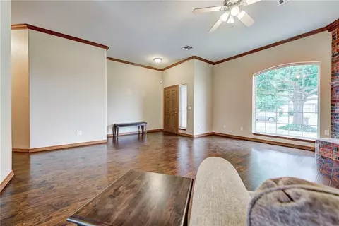 413 Bradgate Dr, Yukon, OK 73099 photo 9