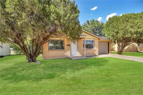 321 Saturn St, Altus, OK 73521 photo 2