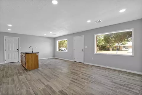 321 Saturn St, Altus, OK 73521 photo 9