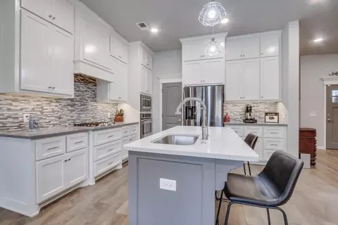 605 Switch Rd, Yukon, OK 73099 photo 1