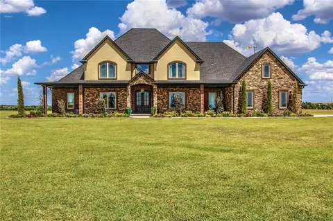 841 S Cemetery Rd, Tuttle, OK 73089 photo 1