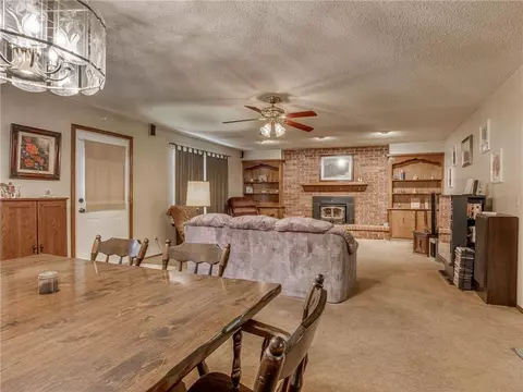 1003 N Sara Rd, Tuttle, OK 73089 photo 5