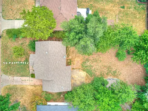 116 E 12th St, Edmond, OK 73034 photo 3