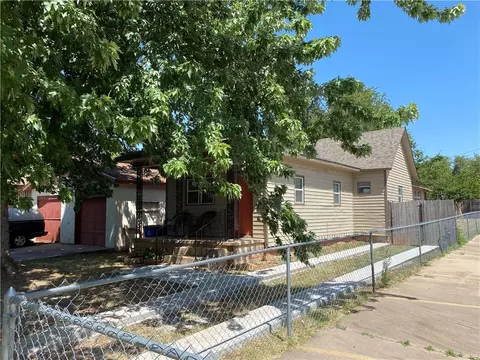 1208 E Springer Ave, Guthrie, OK 73044 photo 2