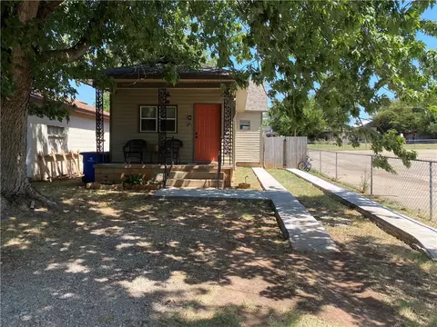 1208 E Springer Ave, Guthrie, OK 73044 photo 3