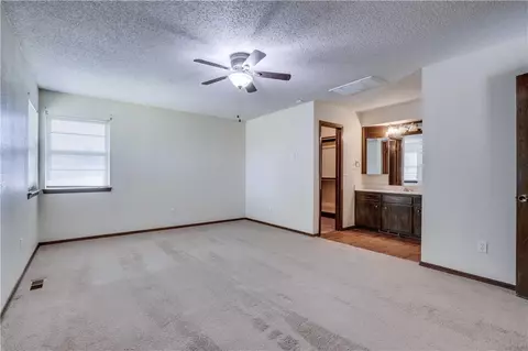 129 E Cherry Ave, Yukon, OK 73099 photo 18