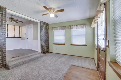 129 E Cherry Ave, Yukon, OK 73099 photo 16