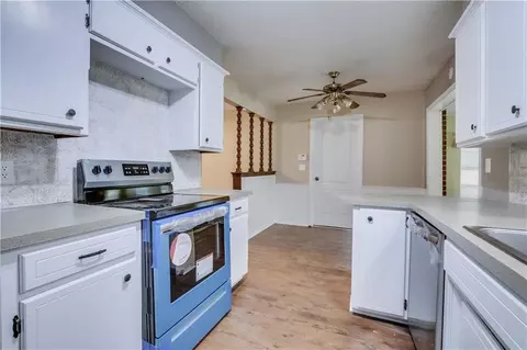 129 E Cherry Ave, Yukon, OK 73099 photo 14