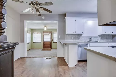 129 E Cherry Ave, Yukon, OK 73099 photo 8