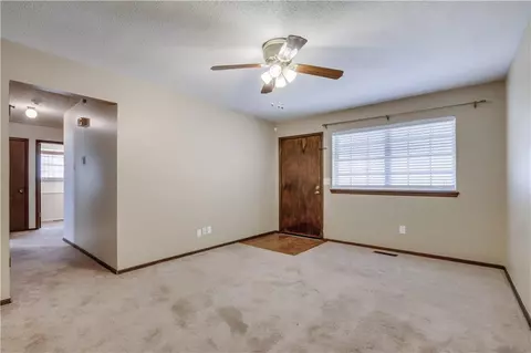 129 E Cherry Ave, Yukon, OK 73099 photo 6