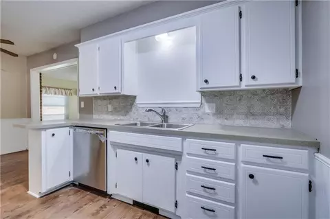 129 E Cherry Ave, Yukon, OK 73099 photo 13