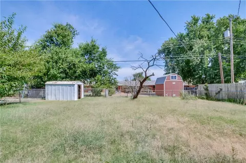 129 E Cherry Ave, Yukon, OK 73099 photo 36