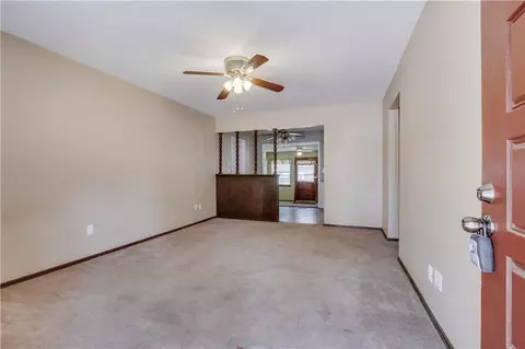 129 E Cherry Ave, Yukon, OK 73099 photo 3