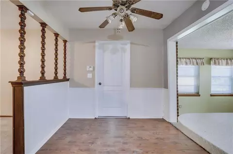 129 E Cherry Ave, Yukon, OK 73099 photo 9