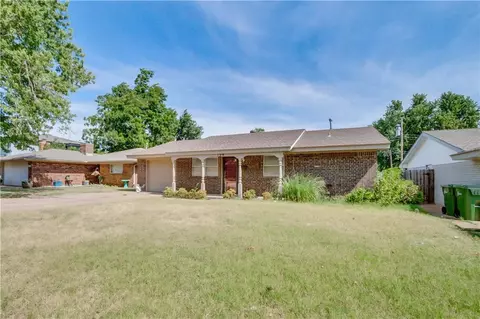 129 E Cherry Ave, Yukon, OK 73099 photo 2