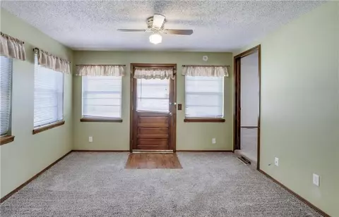129 E Cherry Ave, Yukon, OK 73099 photo 15
