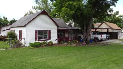 207 E Juniper Ln, Mustang, OK 73064 photo 1