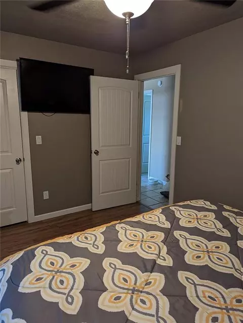 207 E Juniper Ln, Mustang, OK 73064 photo 4