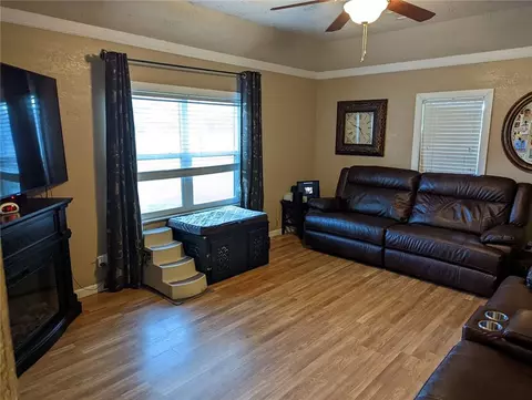 207 E Juniper Ln, Mustang, OK 73064 photo 14