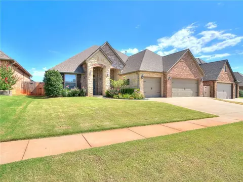 2825 SE 9th St, Moore, OK 73160 photo 2
