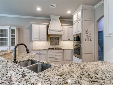 2825 SE 9th St, Moore, OK 73160 photo 11