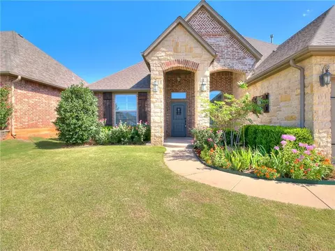 2825 SE 9th St, Moore, OK 73160 photo 1