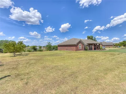 6805 Lewis Ln, Tuttle, OK 73089 photo 4
